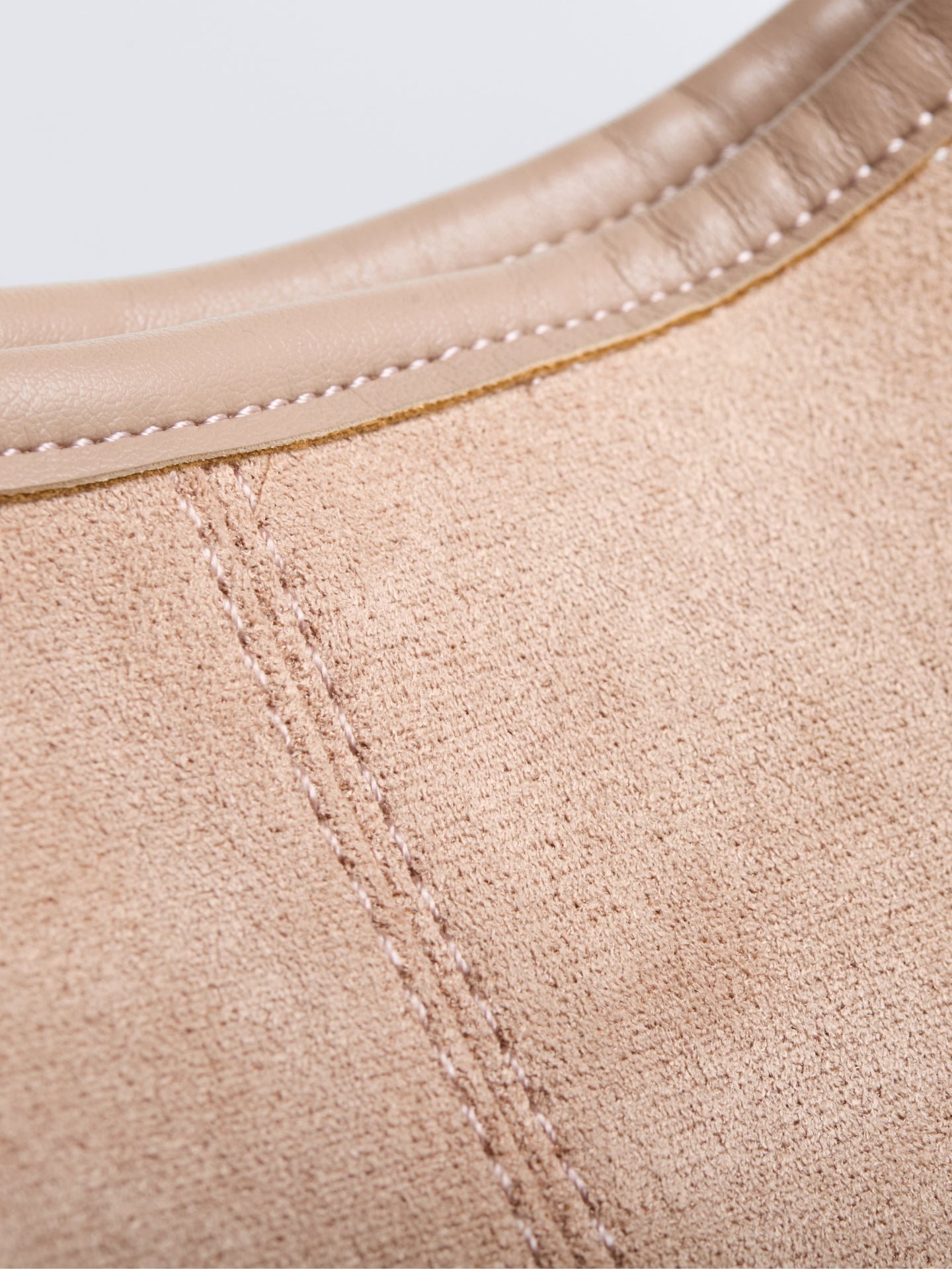 Schwarze Wildleder Schultertasche Damen – Minimalistisches & Geräumiges Design