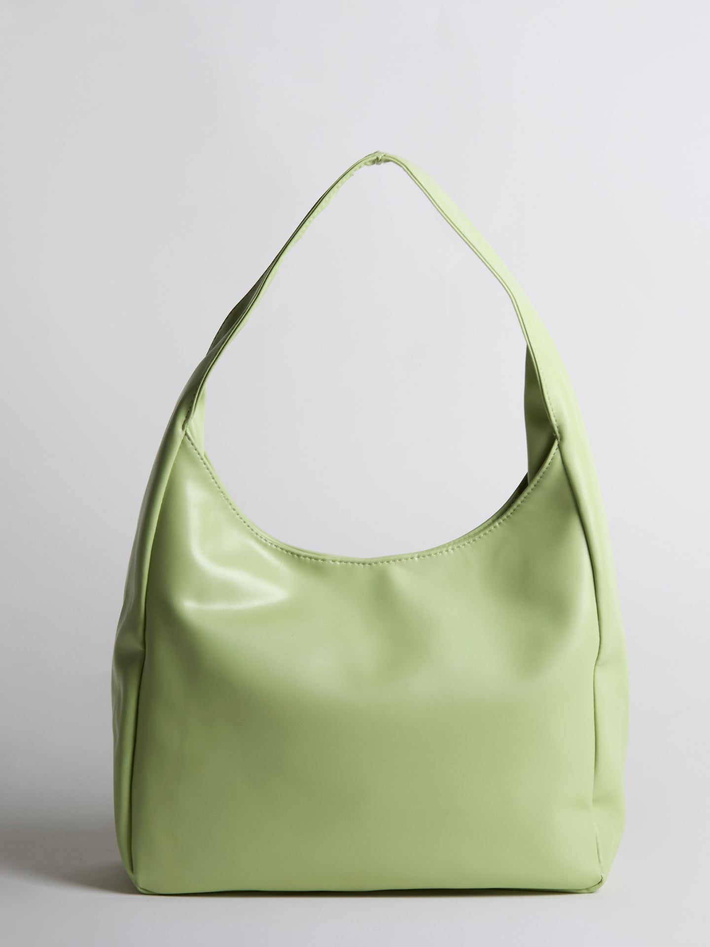 Geräumige Schwarze Schultertasche aus Veganer Leder – Minimalistisches Design