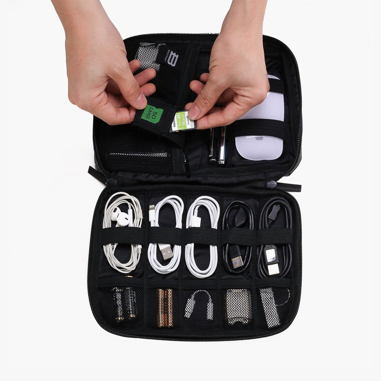 Tech Organizer – Wasserdichte Kabeltas für Reisen & Alltag
