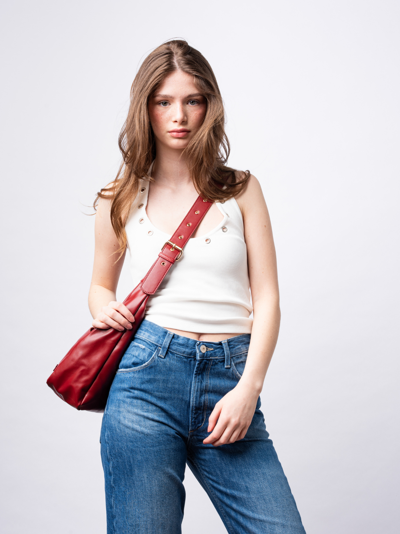 Schwarze Schultertasche Damen – Minimalistisches & geräumiges Design aus veganem Leder