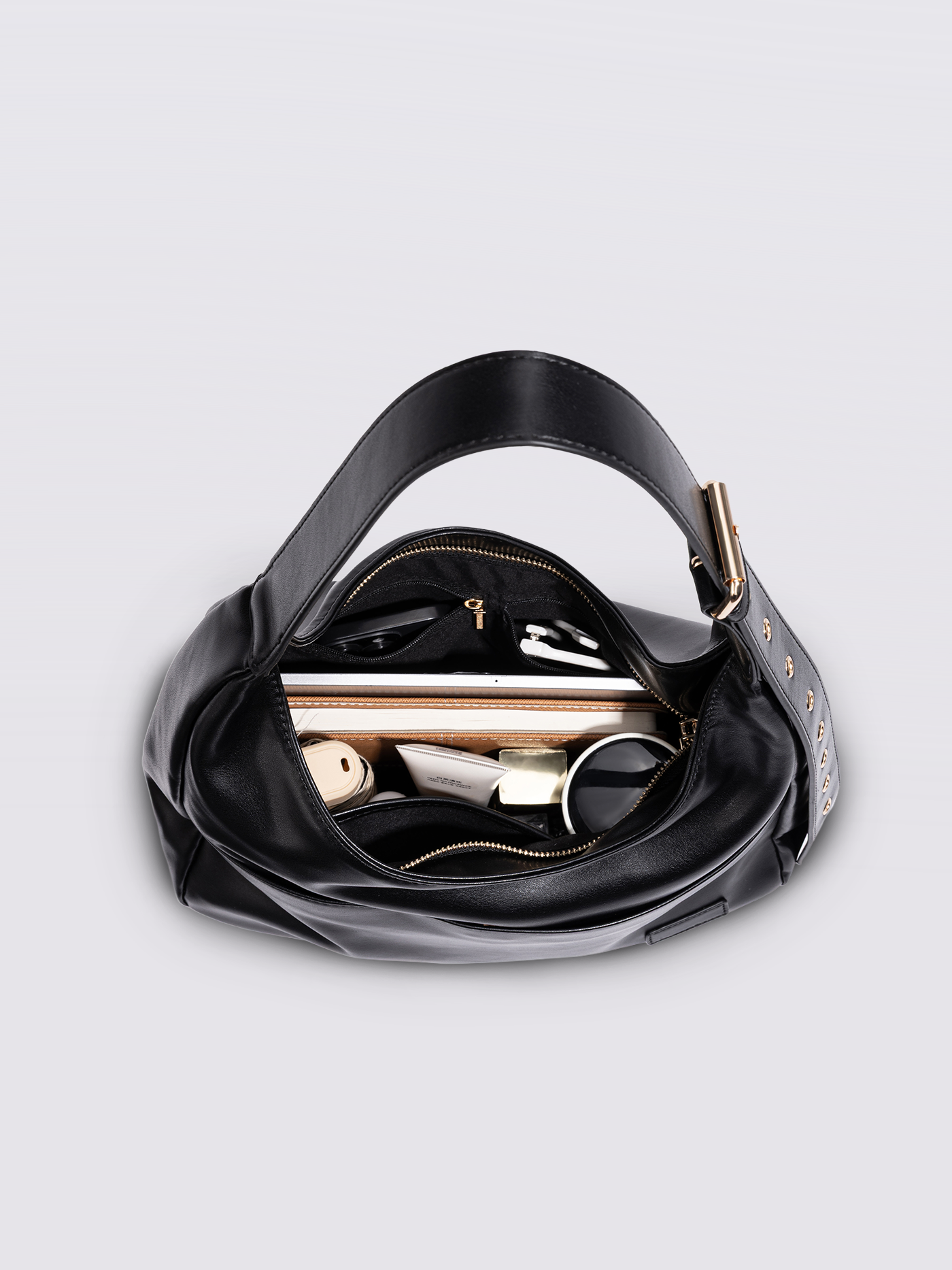 Schwarze Schultertasche Damen – Minimalistisches & geräumiges Design aus veganem Leder