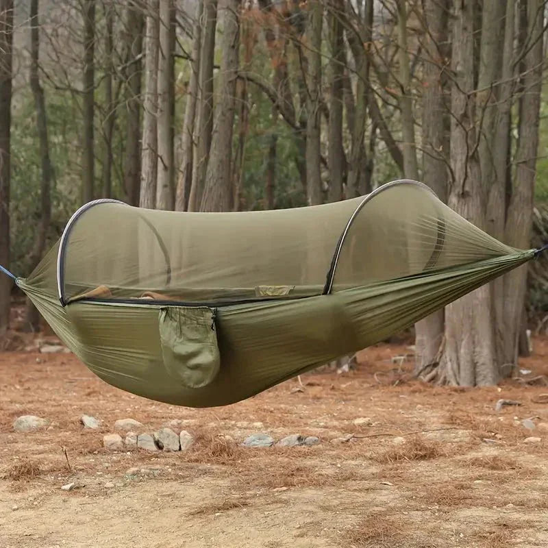 Outdoor-Hängematte mit integriertem Mückennetz – leicht, robust & kompakt für Camping & Trekking