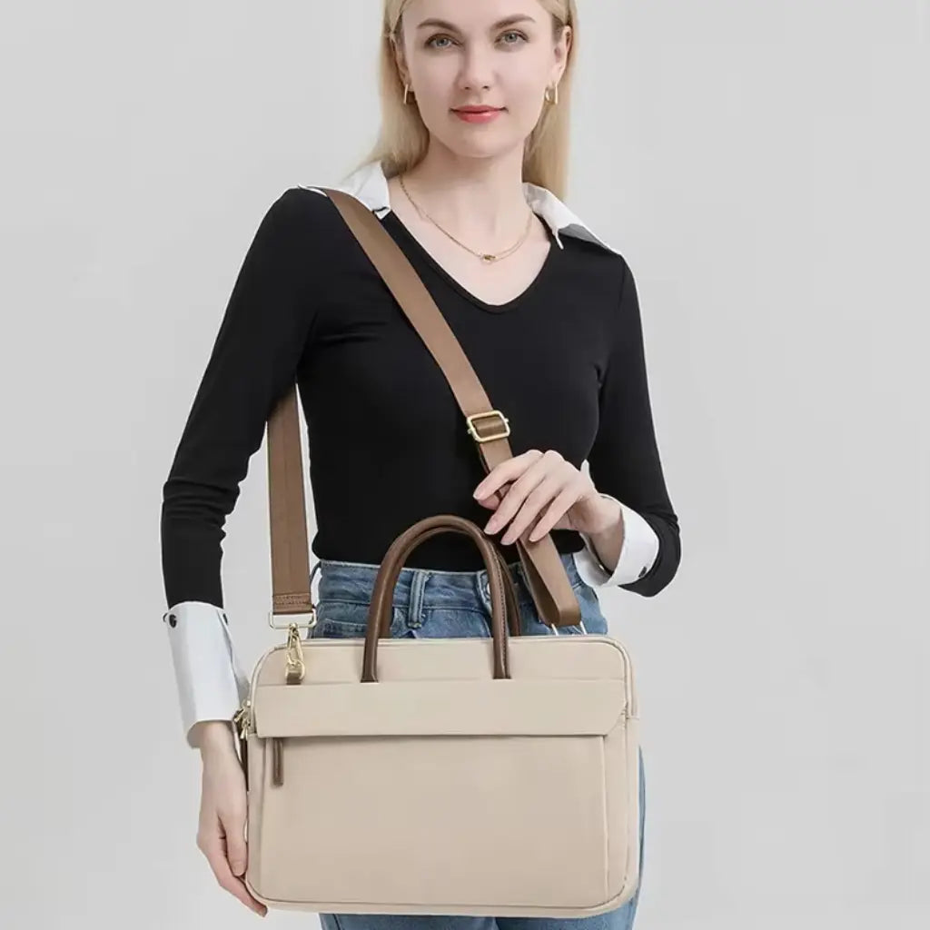 Beige Laptoptasche für Damen – Elegant, wasserabweisend & 16" kompatibel