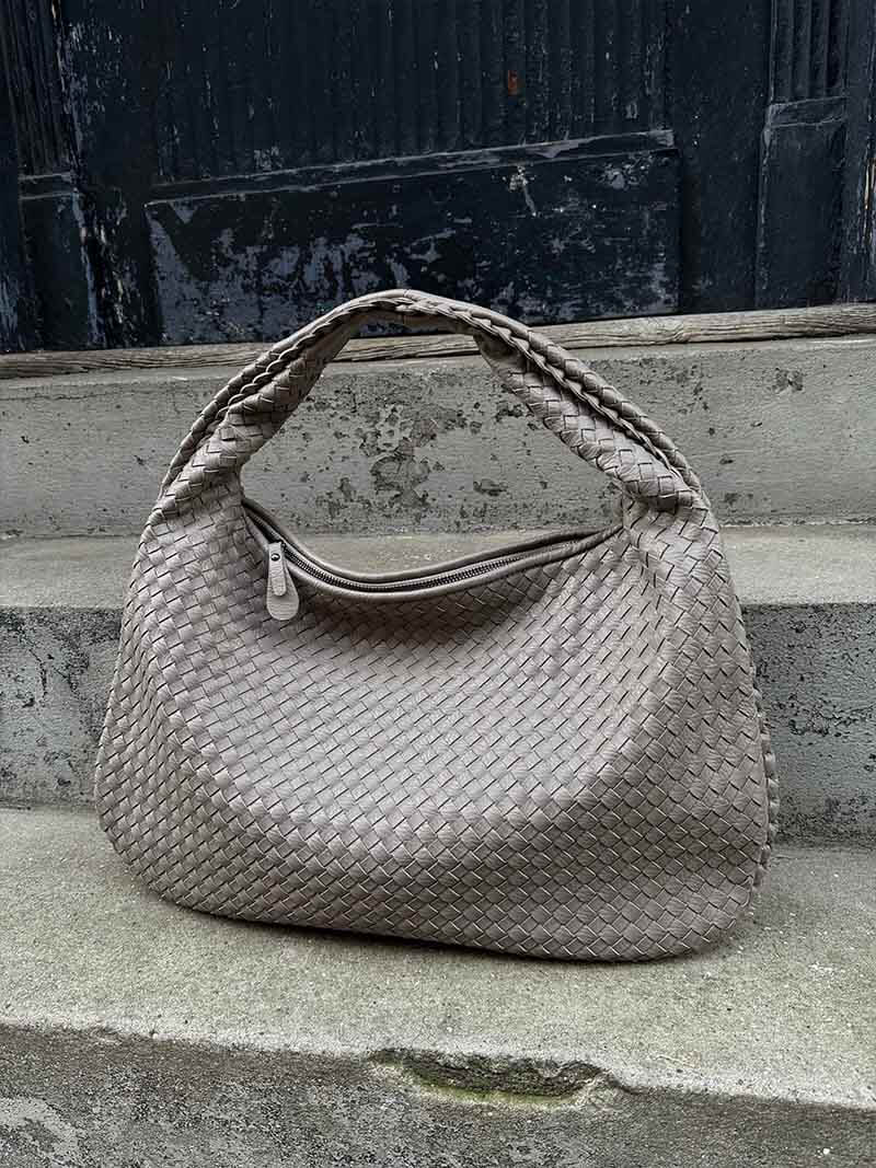 Elegante Gewebte Schultertasche aus Kunstleder – Modische Damen-Handtasche in Trendfarben