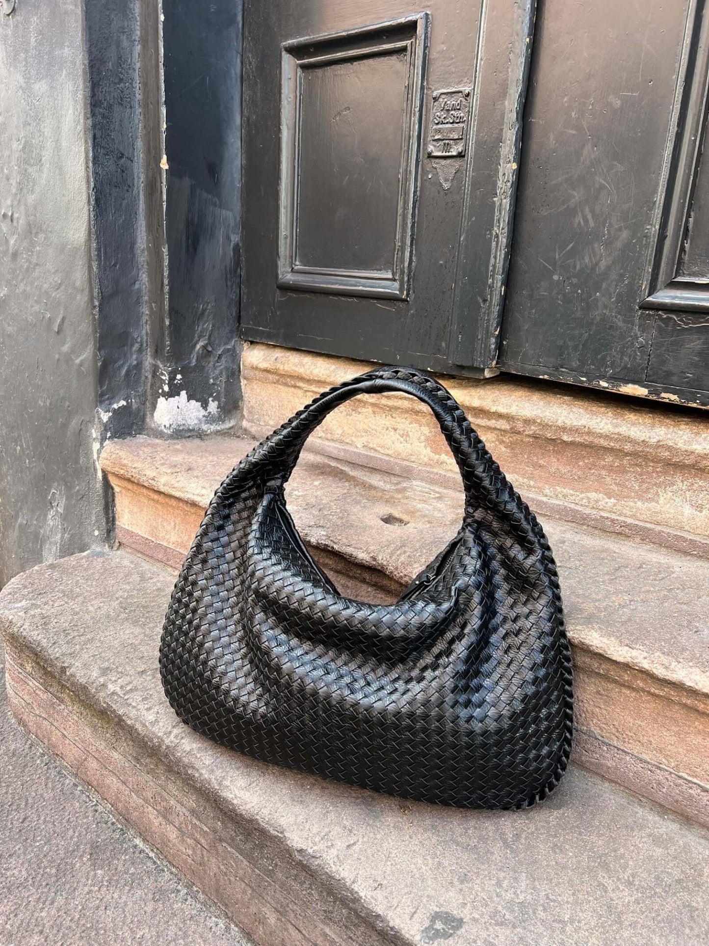 Elegante Gewebte Schultertasche aus Kunstleder – Modische Damen-Handtasche in Trendfarben