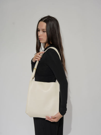 Minimalistische Schultertasche Damen – Schwarz & Braun, Geräumig & Elegant