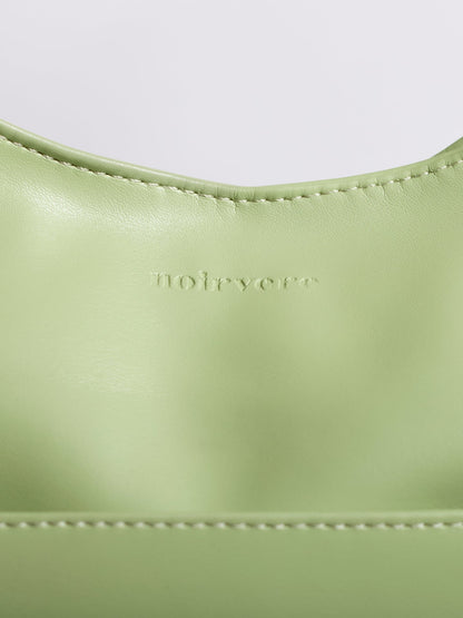 Geräumige Schwarze Schultertasche aus Veganer Leder – Minimalistisches Design