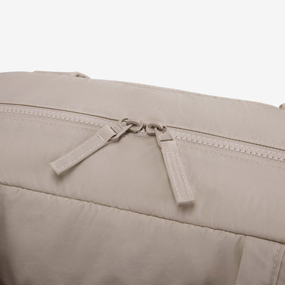 Reisetasche für Handgepäck – Leicht & Wasserabweisend mit Trolley-Gurt & PVC-Fach