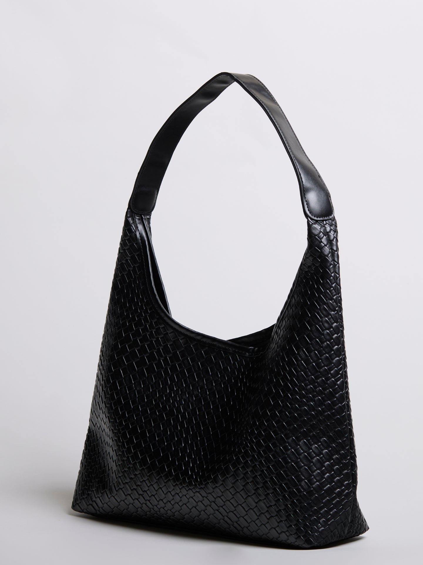 Luxuriöse Geflochtene Schultertasche mit Etui – Geräumig, Stilvoll & Nachhaltig