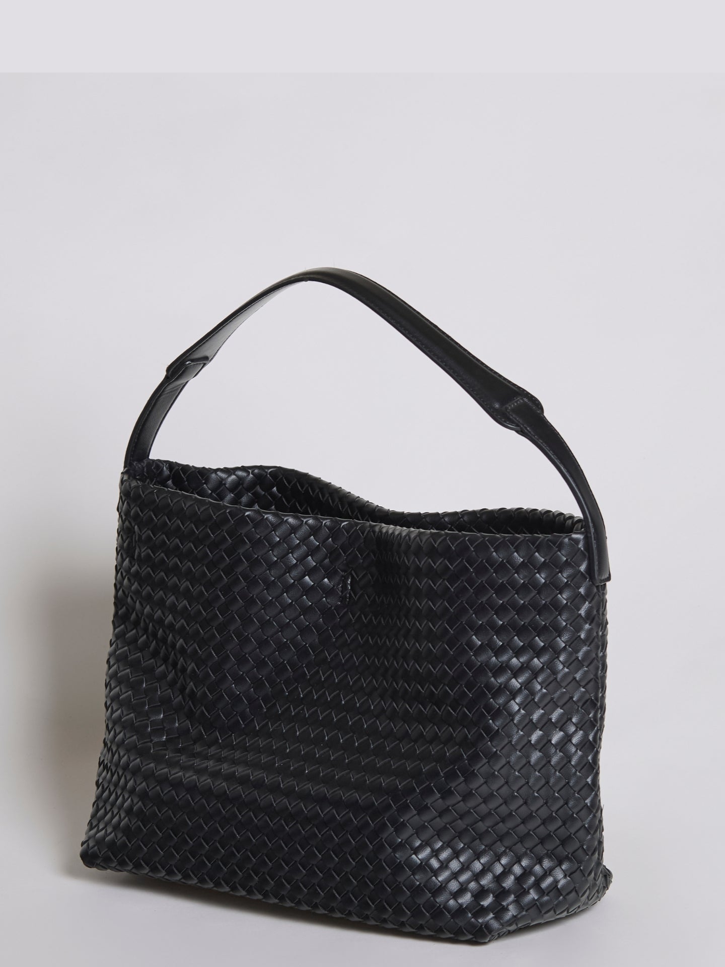 Liorra Vegane Geflochtene Hobo Schultertasche – Stilvoll, Geräumig & Elegant