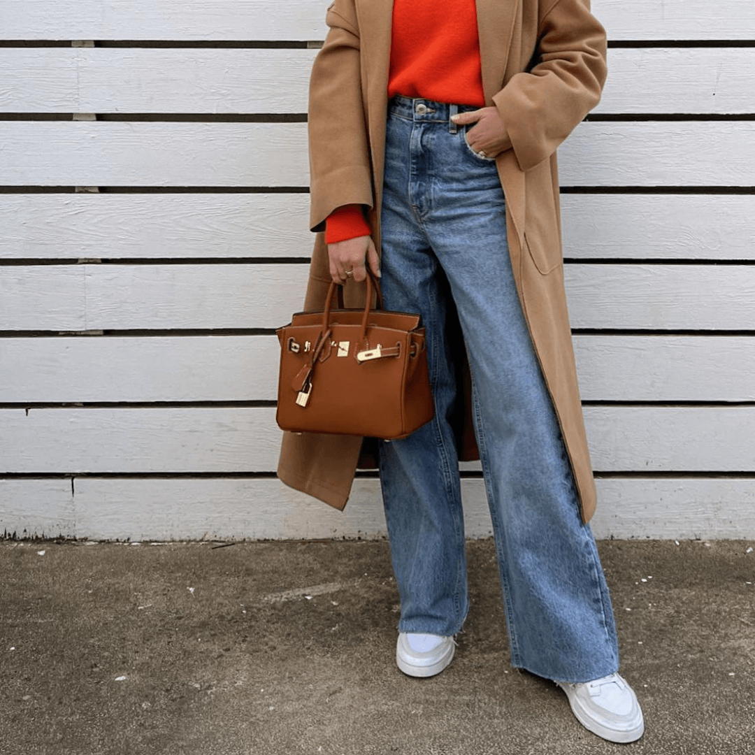 Ikonische Luxus-Handtasche aus veganem Leder mit goldenen Akzenten – Stilvolles Design für Damen
