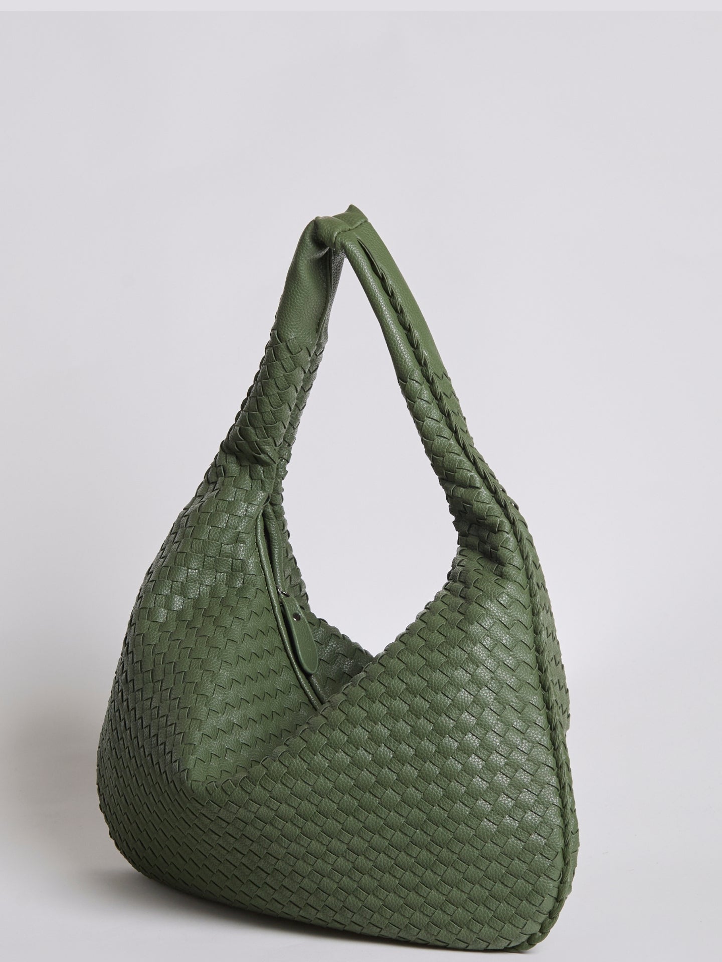 Luxuriöse Geflochtene Schultertasche für Damen – Schwarz und Rot – Geräumig & Stilvoll