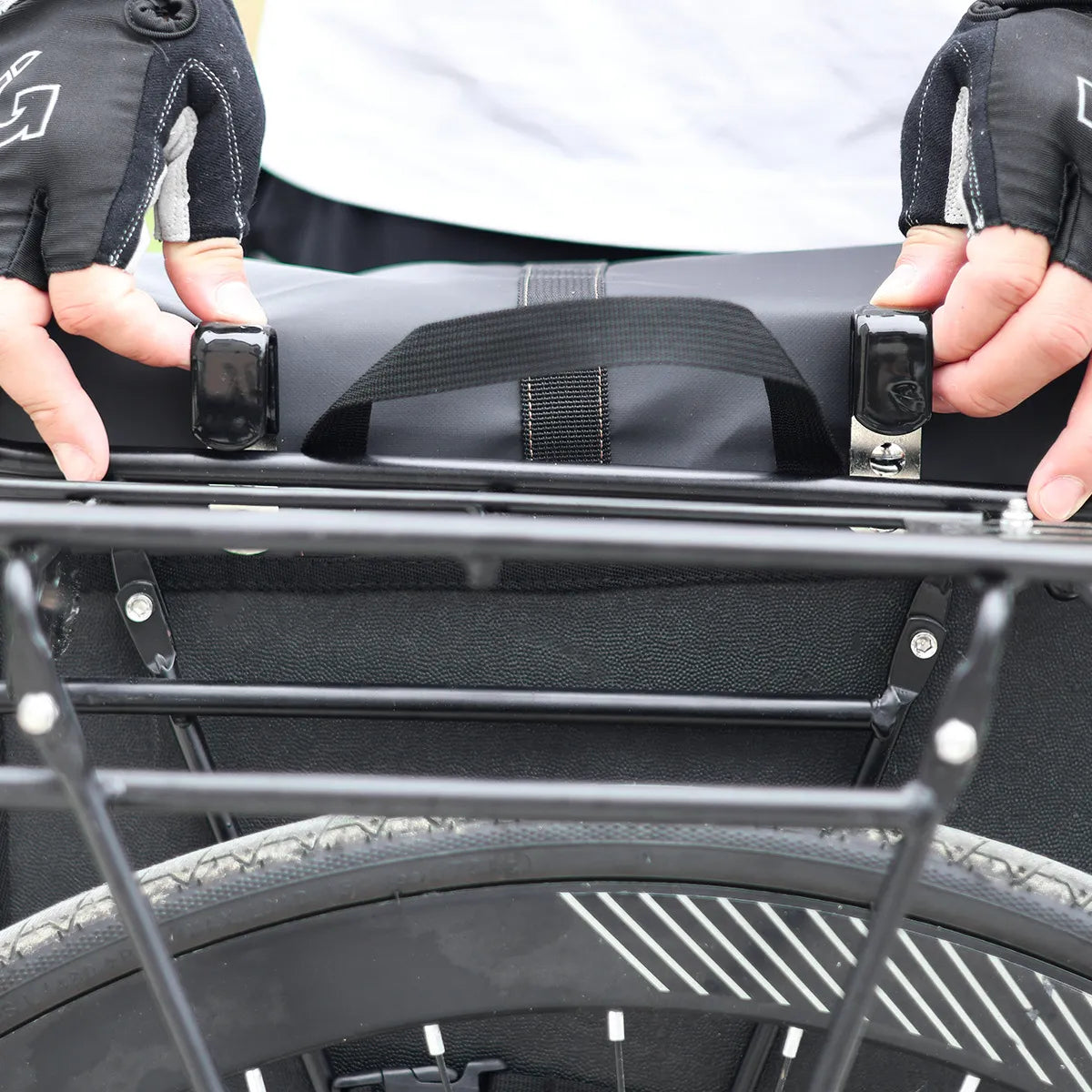 Wasserdichte Doppelte Fahrradtasche – Geräumige Gepäckträgertasche mit Schnellverschluss