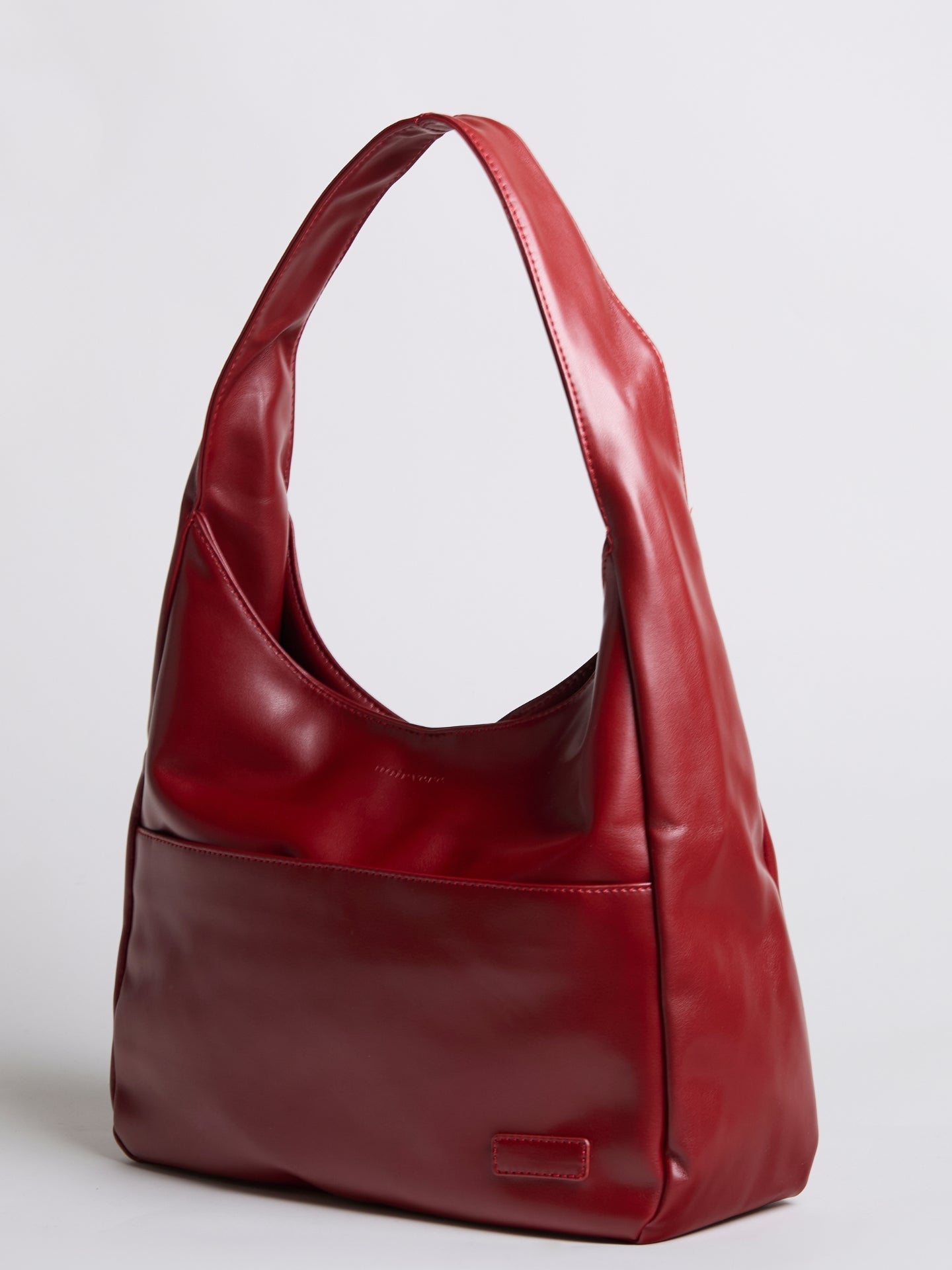 Geräumige Schwarze Schultertasche aus Veganer Leder – Minimalistisches Design