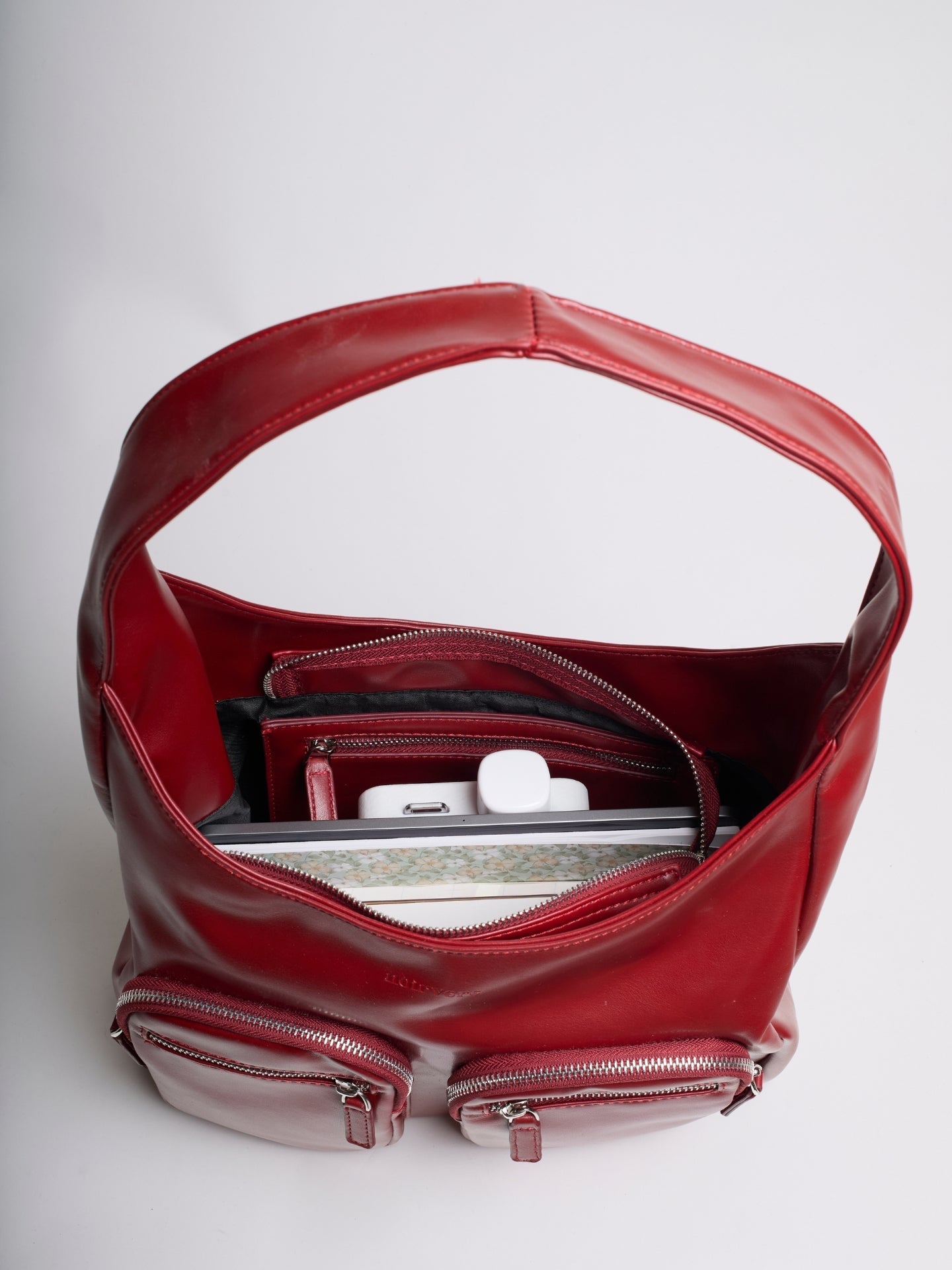 Moderne Schultertasche Damen mit Fronttaschen – Veganes Leder in Schwarz & Rot