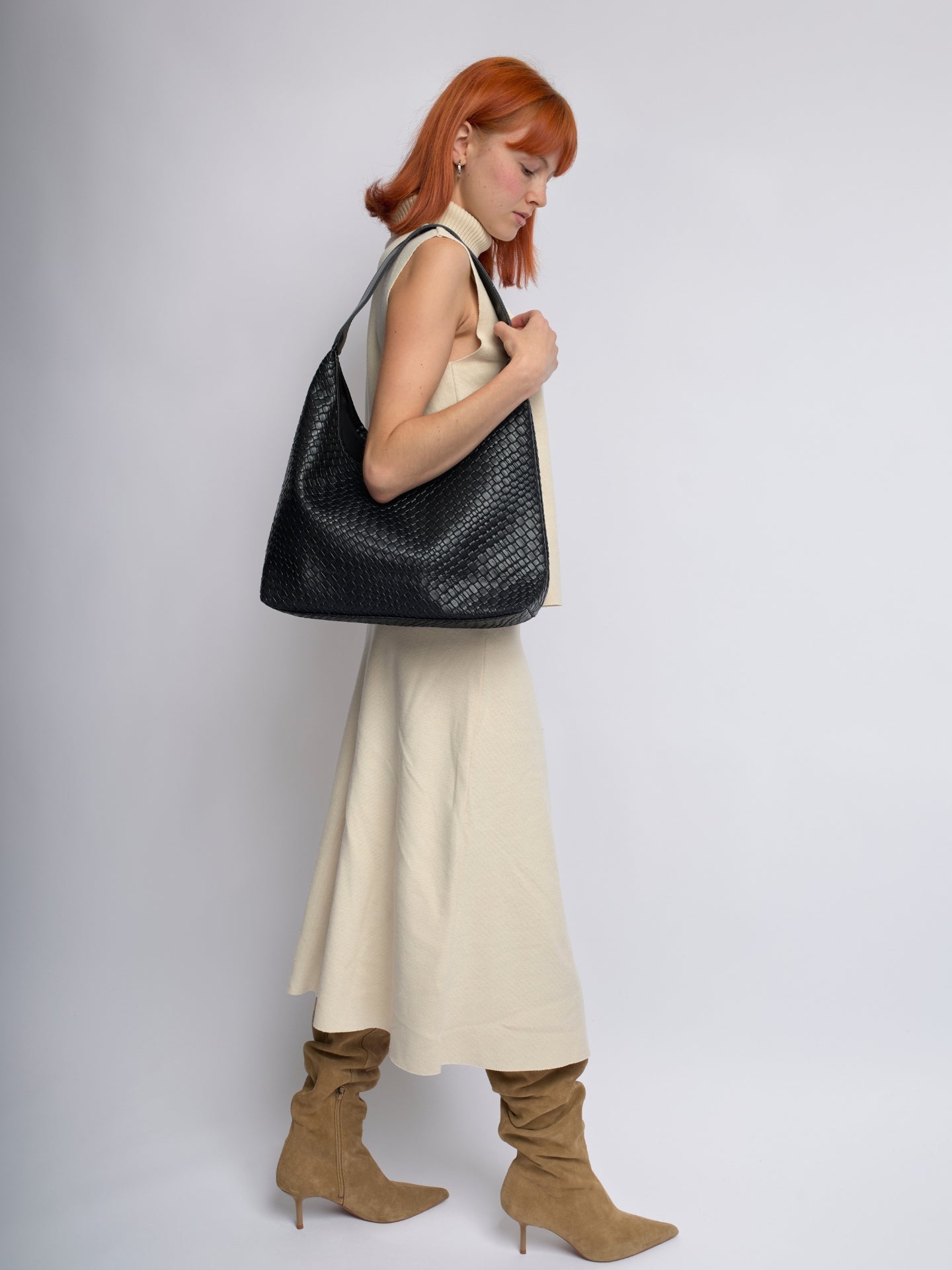Luxuriöse Geflochtene Schultertasche mit Etui – Geräumig, Stilvoll & Nachhaltig
