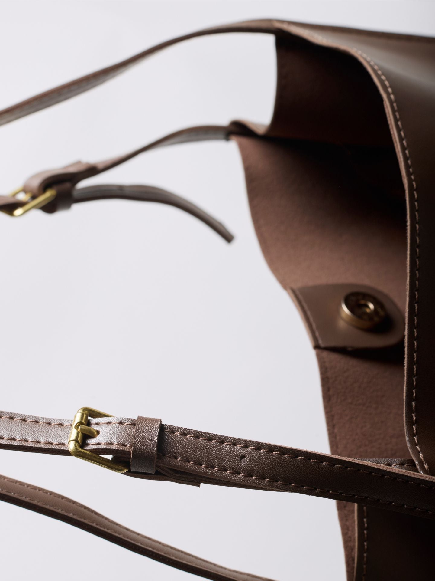 Minimalistische Schultertasche Damen – Schwarz & Braun, Geräumig & Elegant