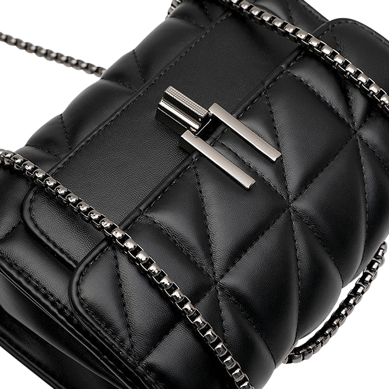 Luxuriöse Quilted Schultertasche mit Kette – Elegante Crossbody Bag aus veganem Leder