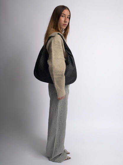 Luxuriöse Geflochtene Schultertasche für Damen – Schwarz und Rot – Geräumig & Stilvoll