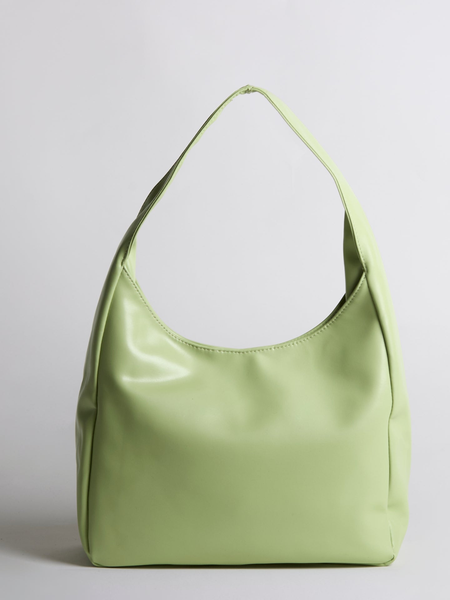 Geräumige Schwarze Schultertasche aus Veganer Leder – Minimalistisches Design