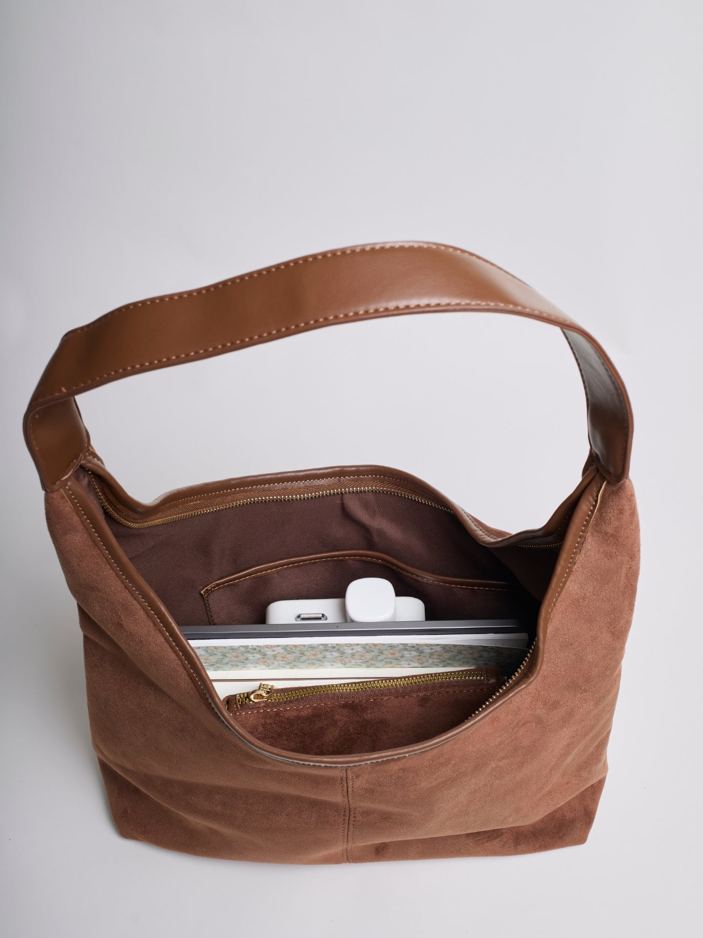 Schwarze Wildleder Schultertasche Damen – Minimalistisches & Geräumiges Design