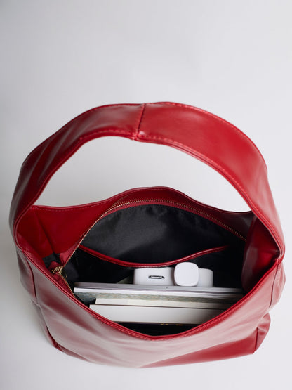 Geräumige Schwarze Schultertasche aus Veganer Leder – Minimalistisches Design