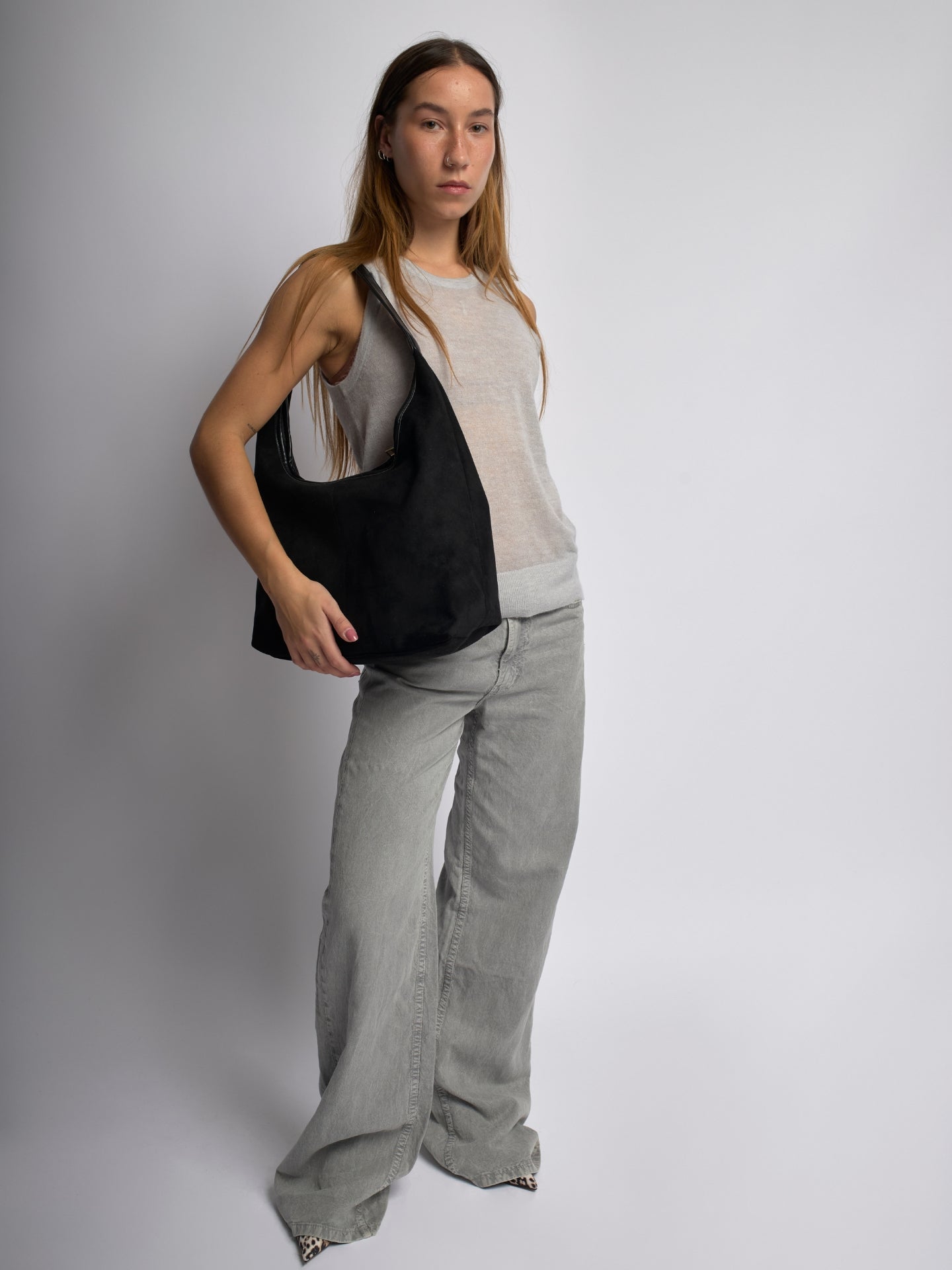 Schwarze Wildleder Schultertasche Damen – Minimalistisches & Geräumiges Design