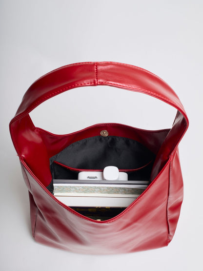 Geräumige Schwarze Schultertasche aus Veganer Leder – Minimalistisches Design