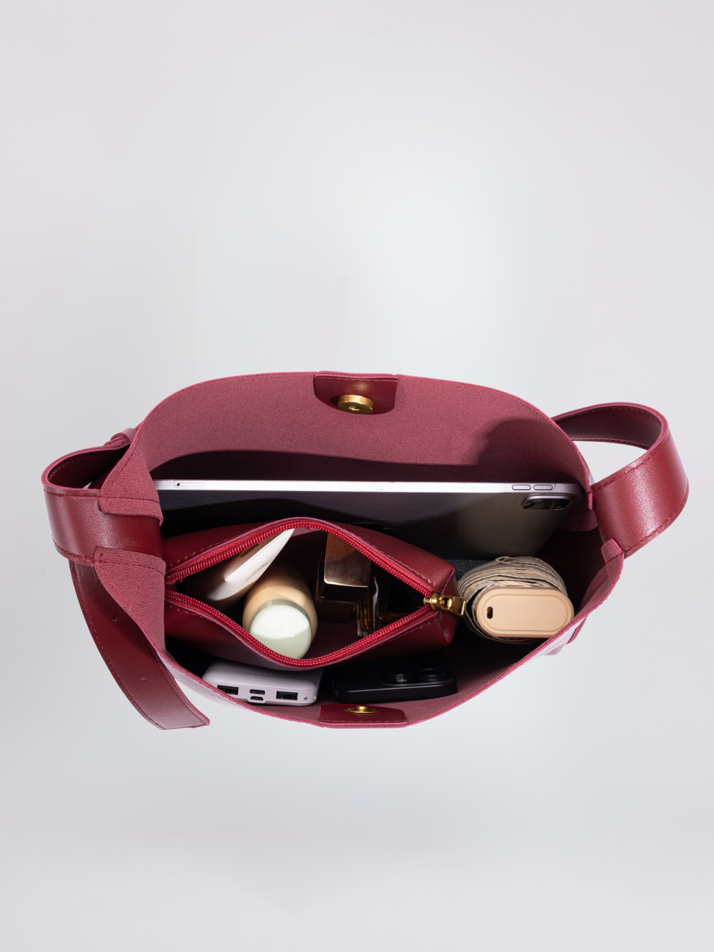 Minimalistische Vegan-Leder-Schultertasche – Schwarz & Bordeaux – Zeitloses Design für jeden Anlass