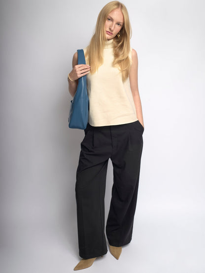 Geräumige Schwarze Schultertasche aus Veganer Leder – Minimalistisches Design
