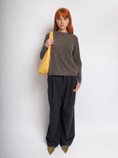 Geräumige Schwarze Schultertasche aus Veganer Leder – Minimalistisches Design