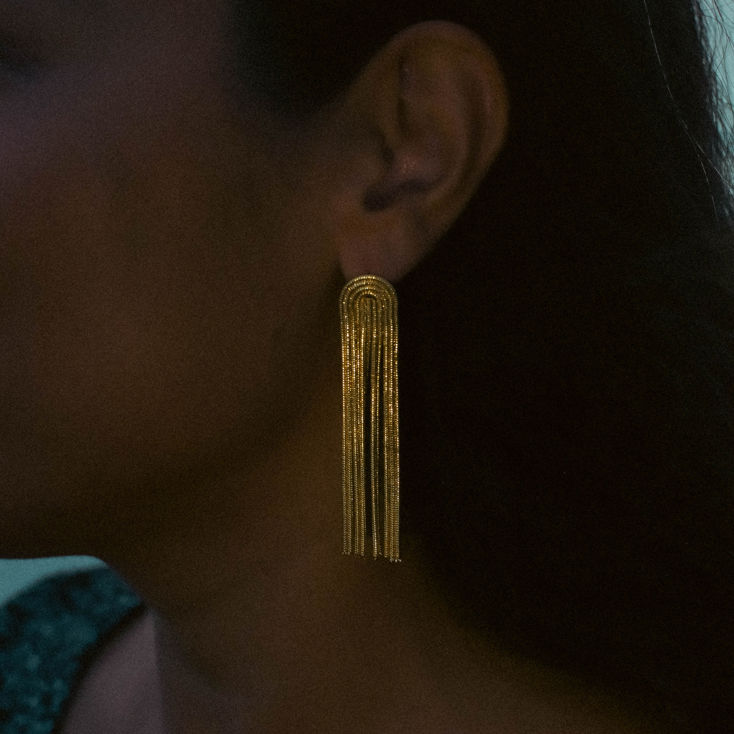 Lange goldfarbene Fransen-Ohrringe – Elegante Statement-Ohrringe für Damen, leicht & stilvoll