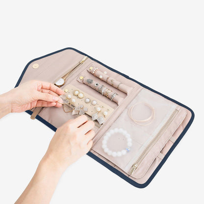 Schmucktasche Organizer – Kompakte Schmuck Aufbewahrung für Reisen im Umschlag-Design