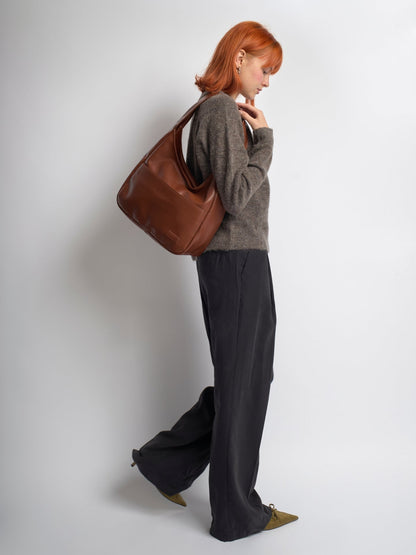 Geräumige Schwarze Schultertasche aus Veganer Leder – Minimalistisches Design