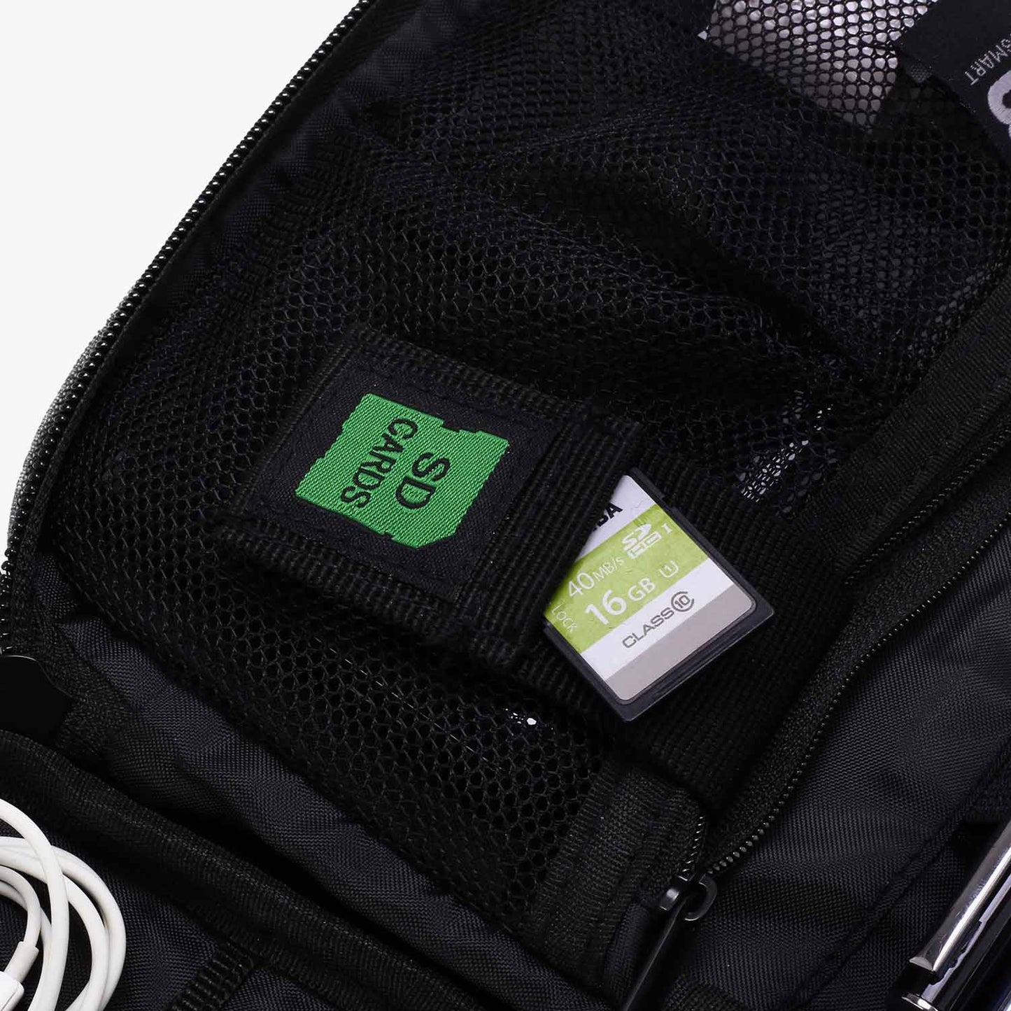 Tech Organizer – Wasserdichte Kabeltas für Reisen & Alltag