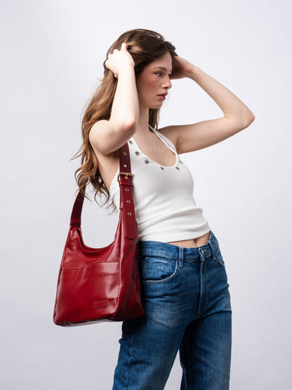 Schwarze Schultertasche Damen – Minimalistisches & geräumiges Design aus veganem Leder