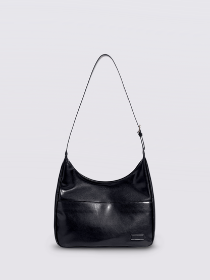 Schwarze Schultertasche Damen – Minimalistisches & geräumiges Design aus veganem Leder