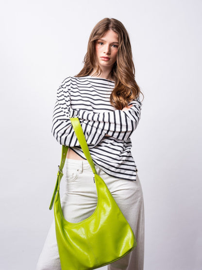 Schwarze Schultertasche Damen – Minimalistisches Design & viel Stauraum