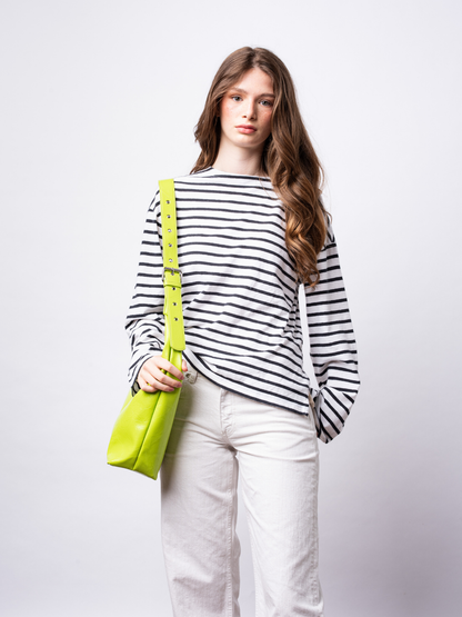 Schwarze Schultertasche Damen – Minimalistisches Design & viel Stauraum