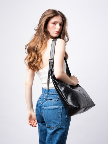 Schwarze Schultertasche Damen – Minimalistisches Design & viel Stauraum