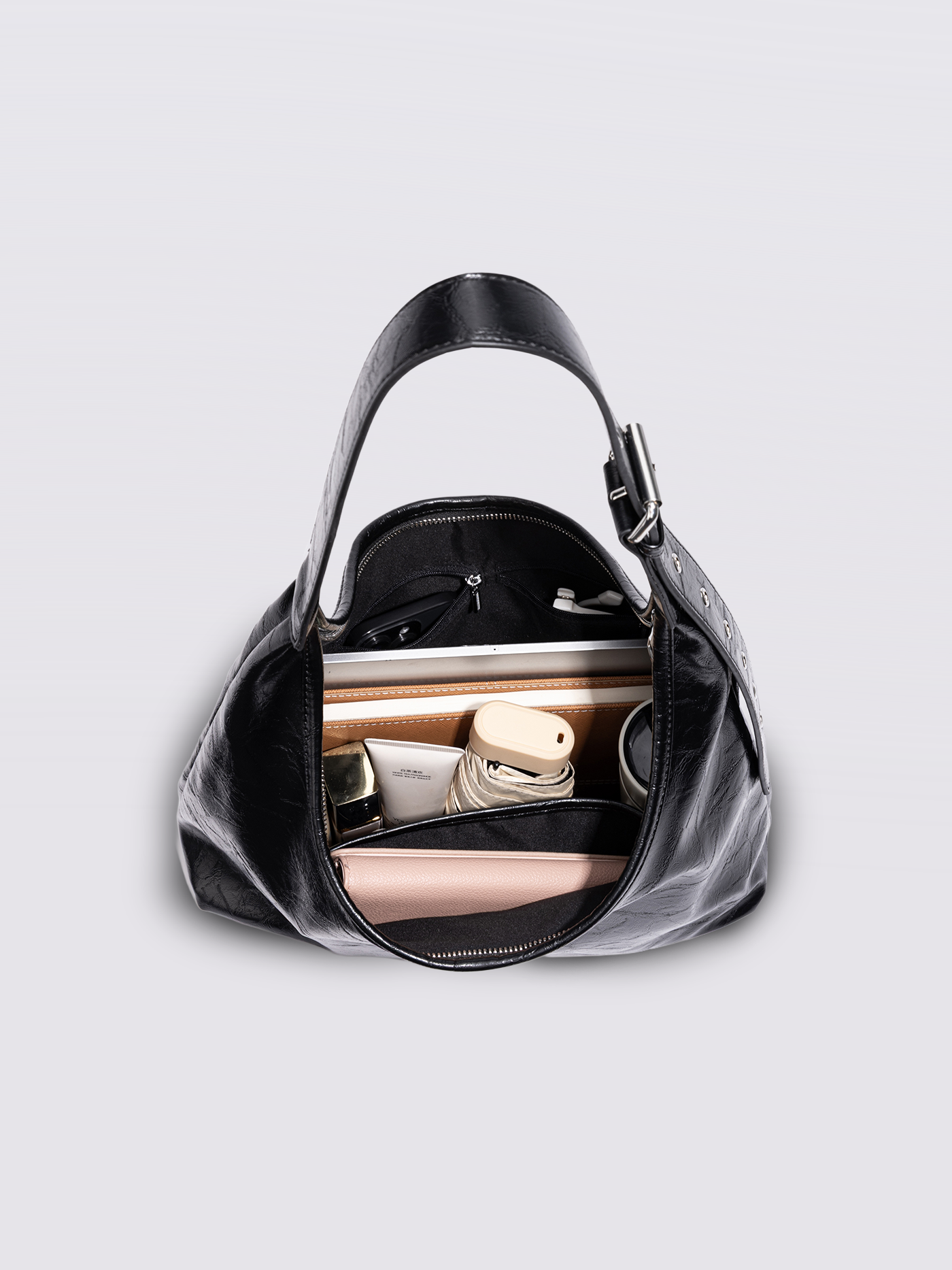 Schwarze Schultertasche Damen – Minimalistisches Design & viel Stauraum