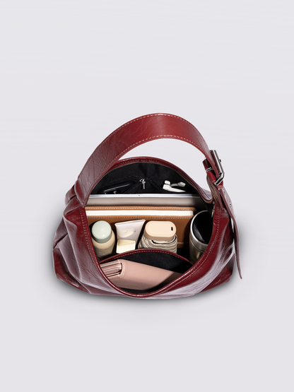 Schwarze Schultertasche Damen – Minimalistisches Design & viel Stauraum
