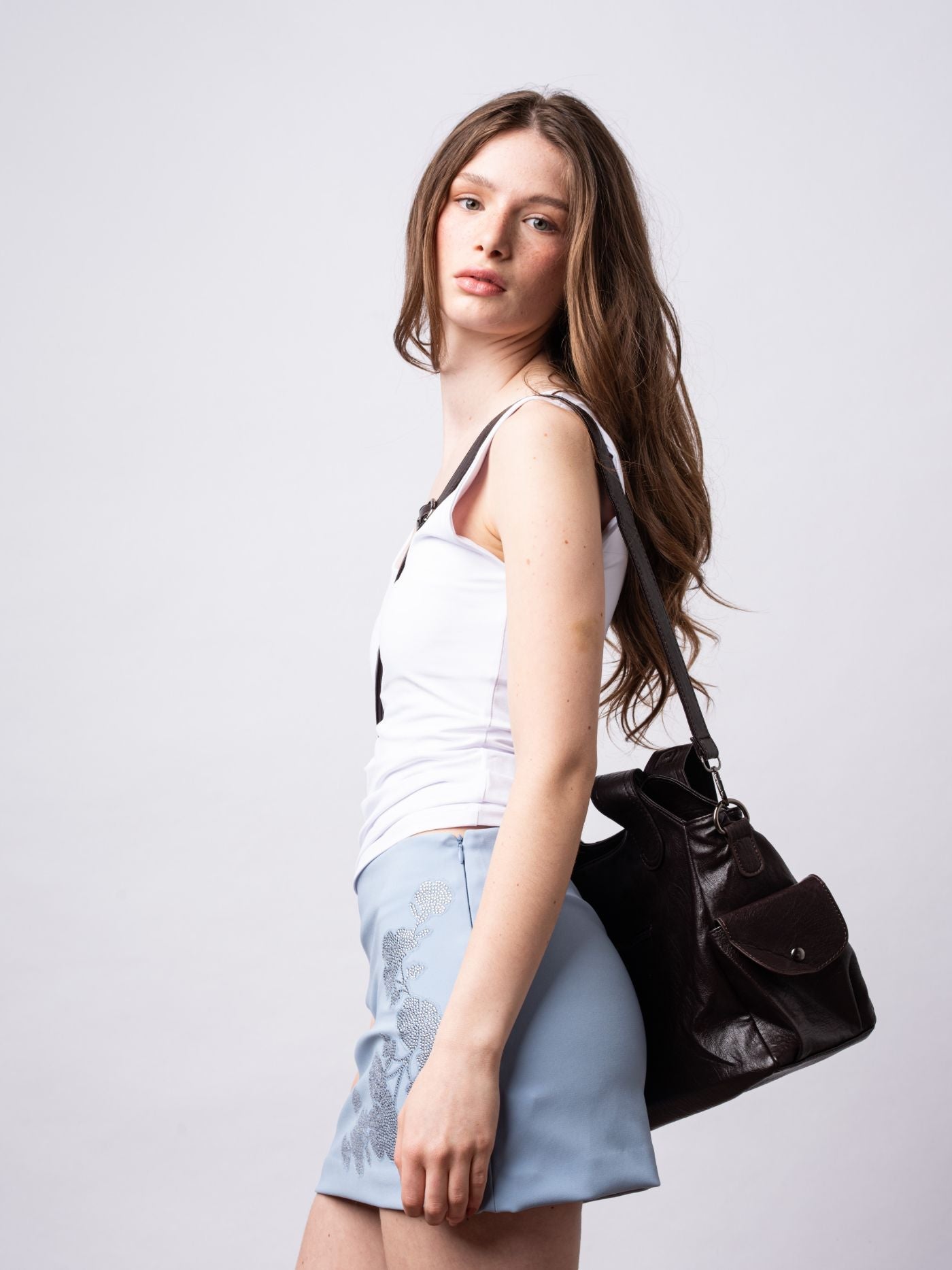 Schwarze Schultertasche Damen mit Seitentaschen – Geräumig & Elegant