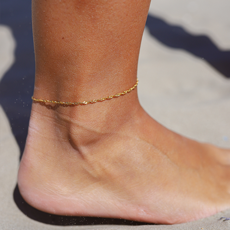 Goldenes Fußkettchen aus Edelstahl – Minimalistisch & wasserfest