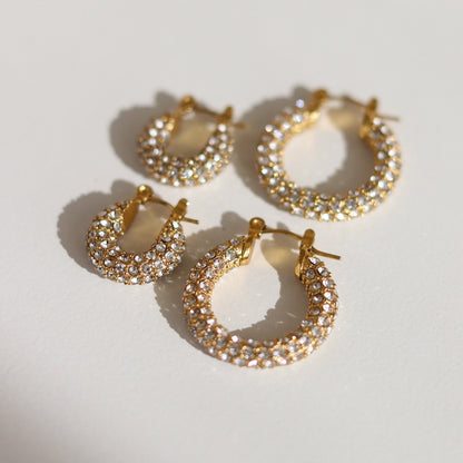 Goldfarbene Strass-Hoops Set – Statement Ohrringe mit Kristallen, 2 Größen – Glitzer Ohrschmuck für Damen