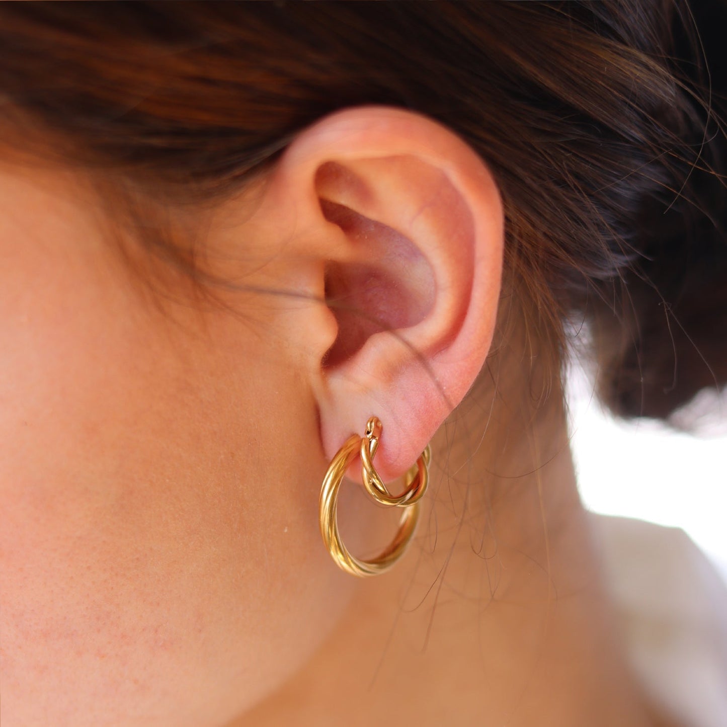 Goldene Creolen – gedrehte Twisted Hoops aus Edelstahl, nickelfrei & hypoallergen