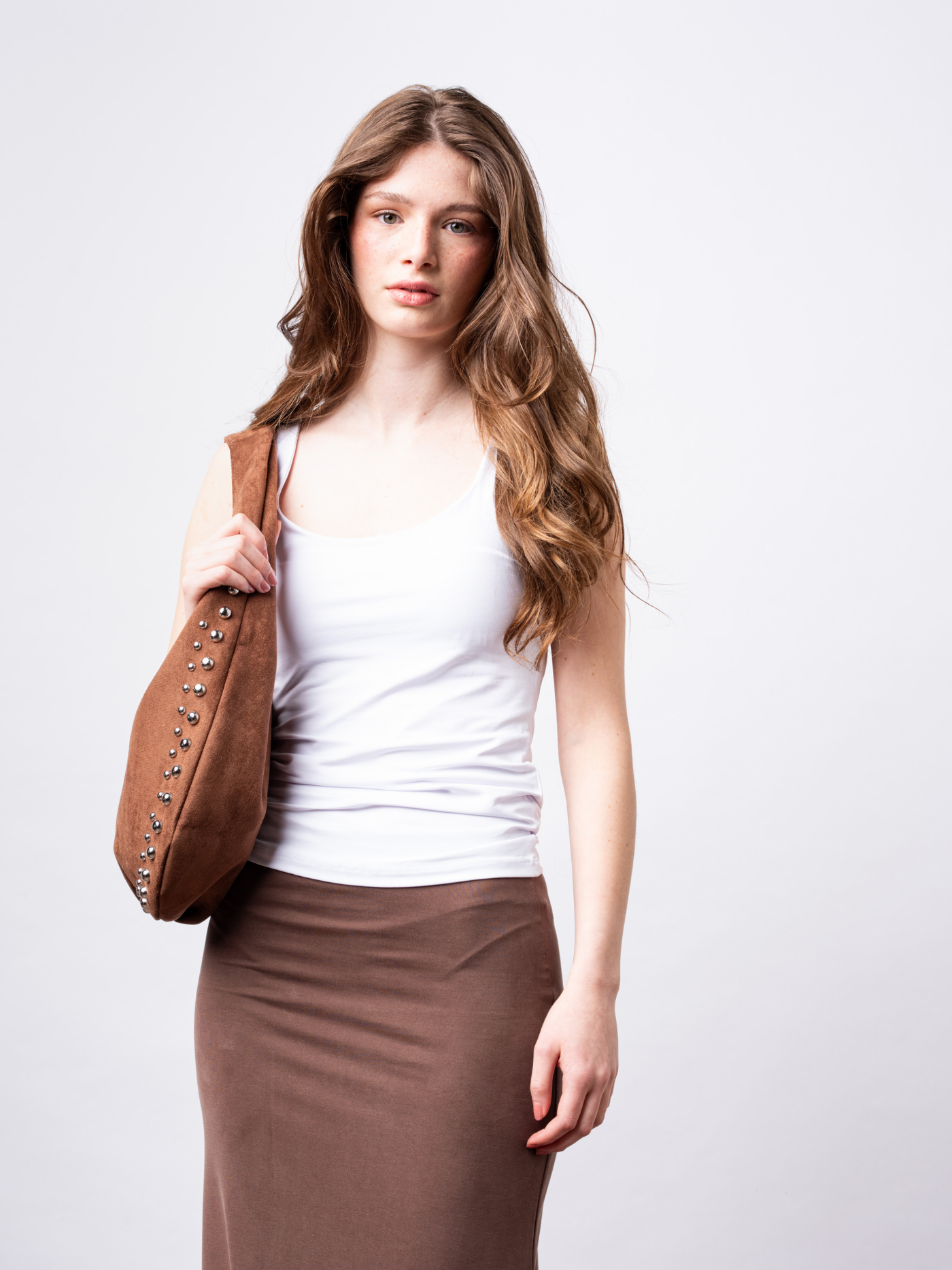 Liorra Vegane Lederschultertasche Schwarz mit Nieten – Lässig & Stilvoll