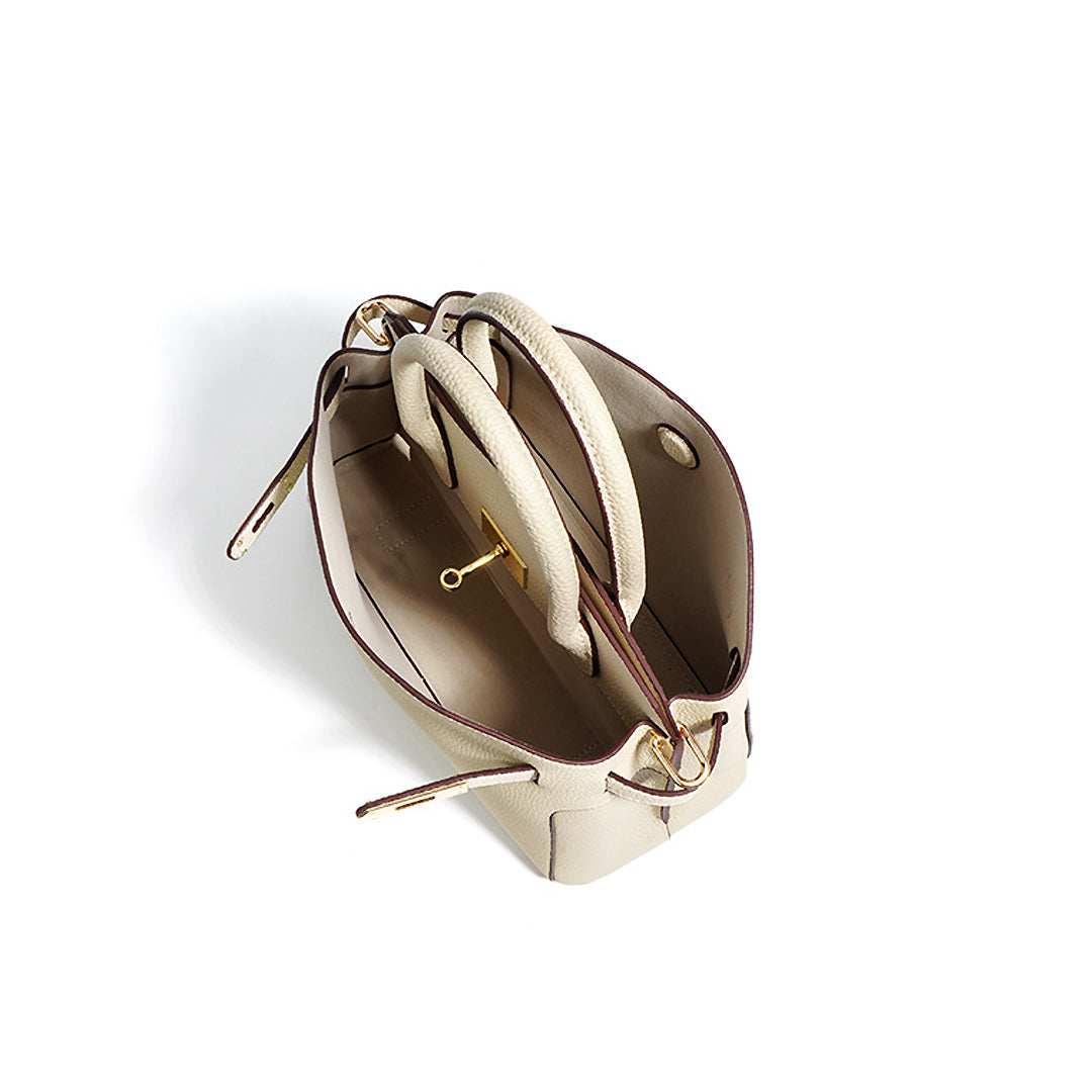 Elegante Damen-Handtasche mit Goldverschluss – Zeitloses Design aus veganem Leder