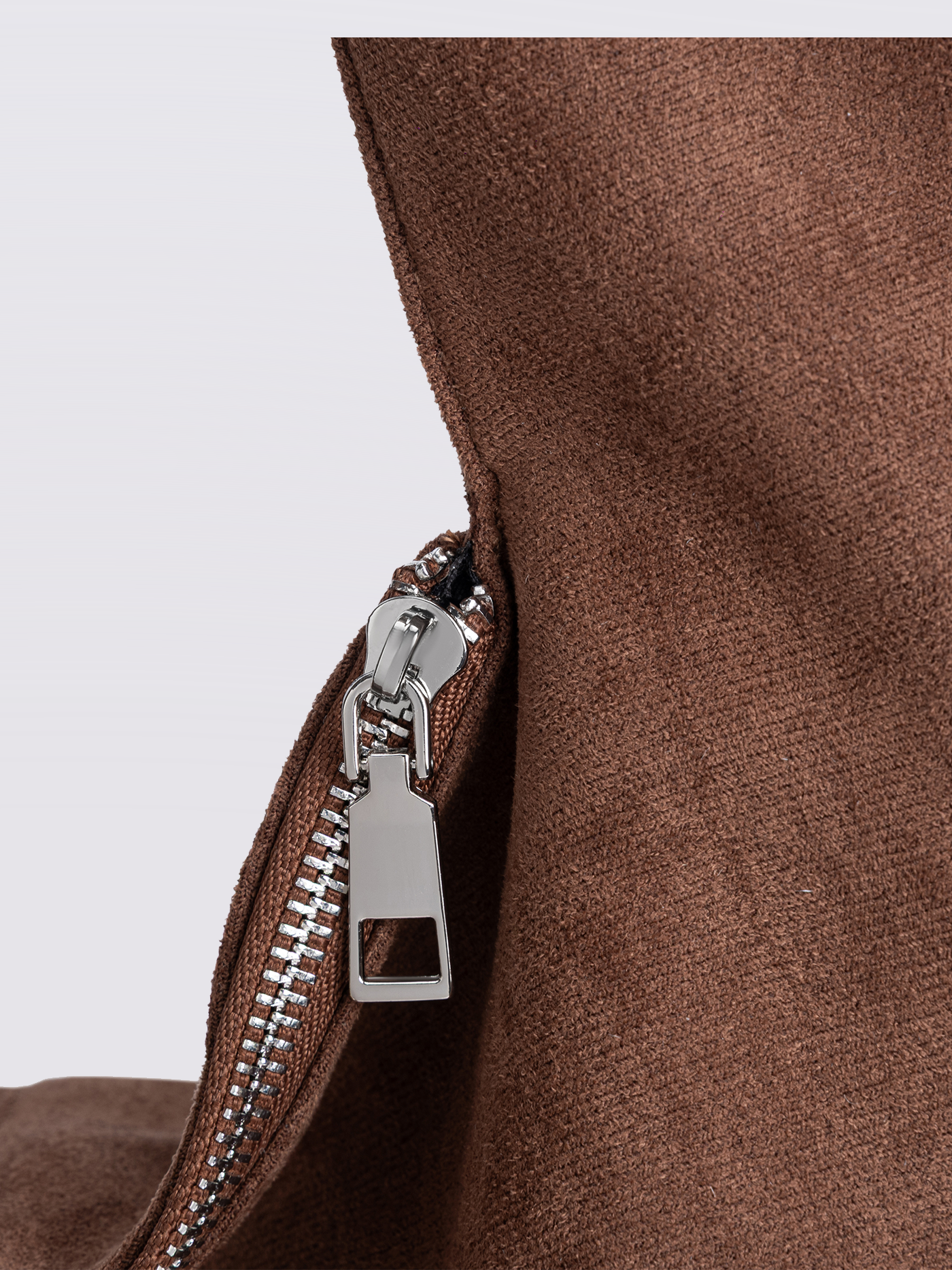 Liorra Vegane Lederschultertasche Schwarz mit Nieten – Lässig & Stilvoll