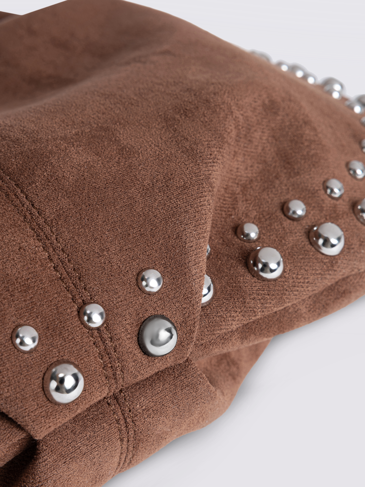Liorra Vegane Lederschultertasche Schwarz mit Nieten – Lässig & Stilvoll